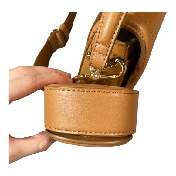 Lululemon Cactus Leather Mini Bag With Clippable Pouch 1.2L Chestnut - Picture 8 of 16